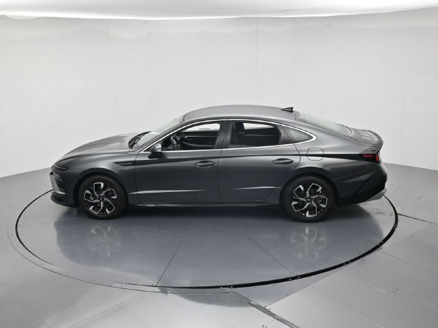 Used 2025 Hyundai Sonata SEL FWD image 38