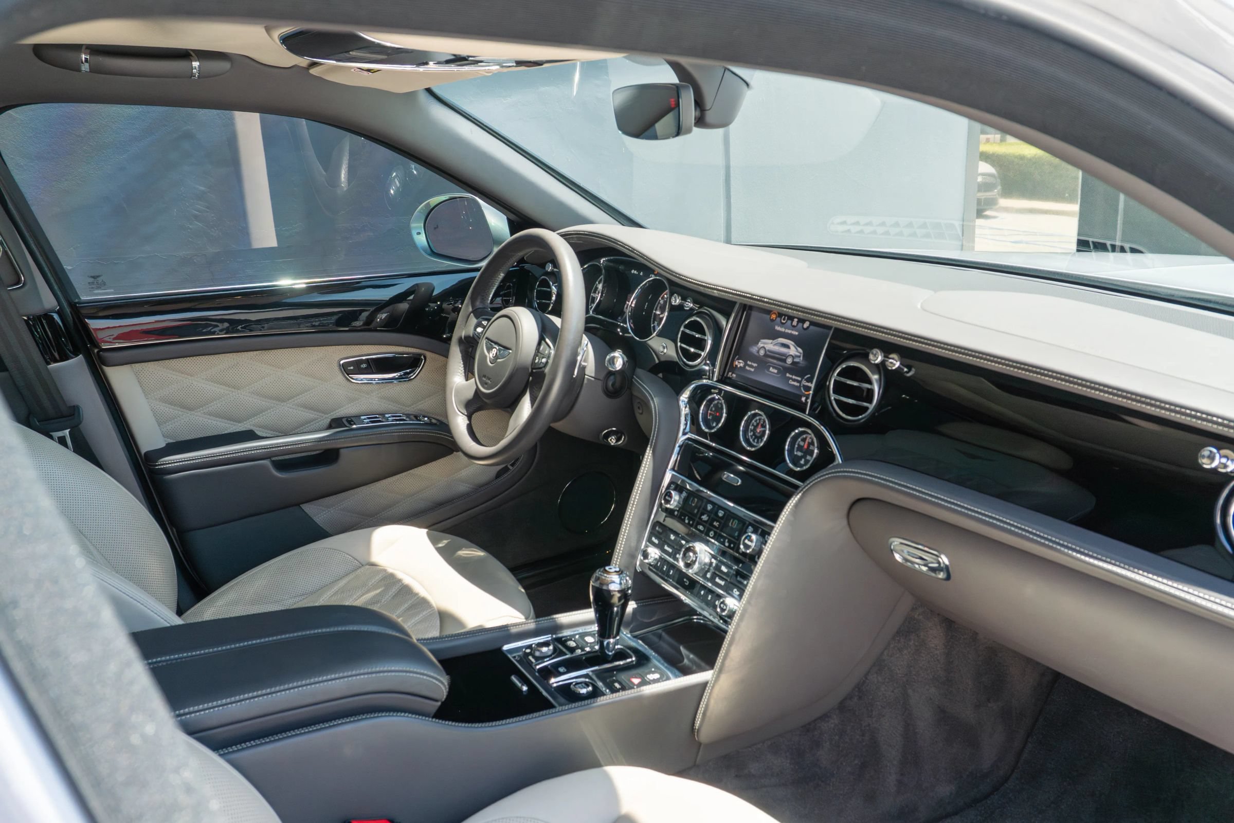 Used 2020 Bentley Mulsanne RWD image 56