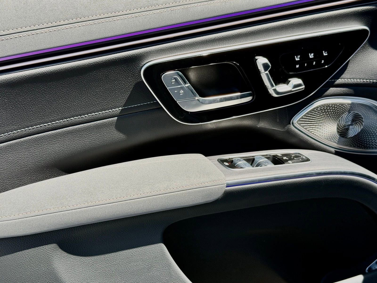 New 2026 Mercedes-Benz EQS 550 4MATIC SUV image 16