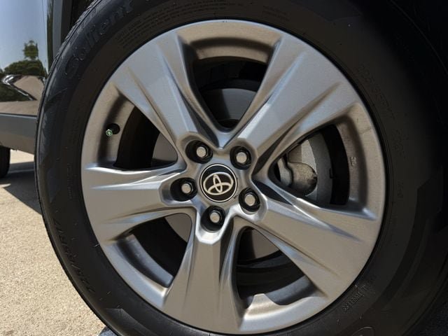 Certified 2025 Toyota RAV4 XLE FWD image 10