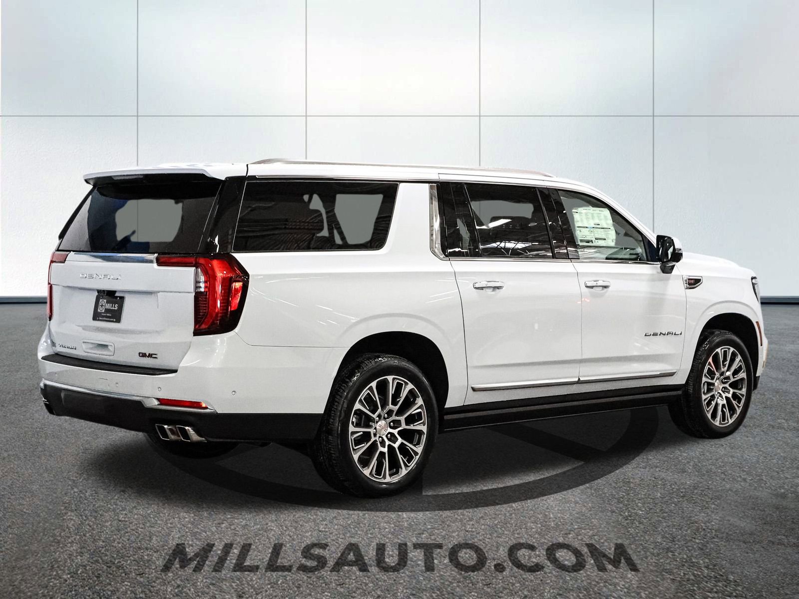 New 2026 GMC Yukon XL Denali w/ Denali Reserve Package image 8
