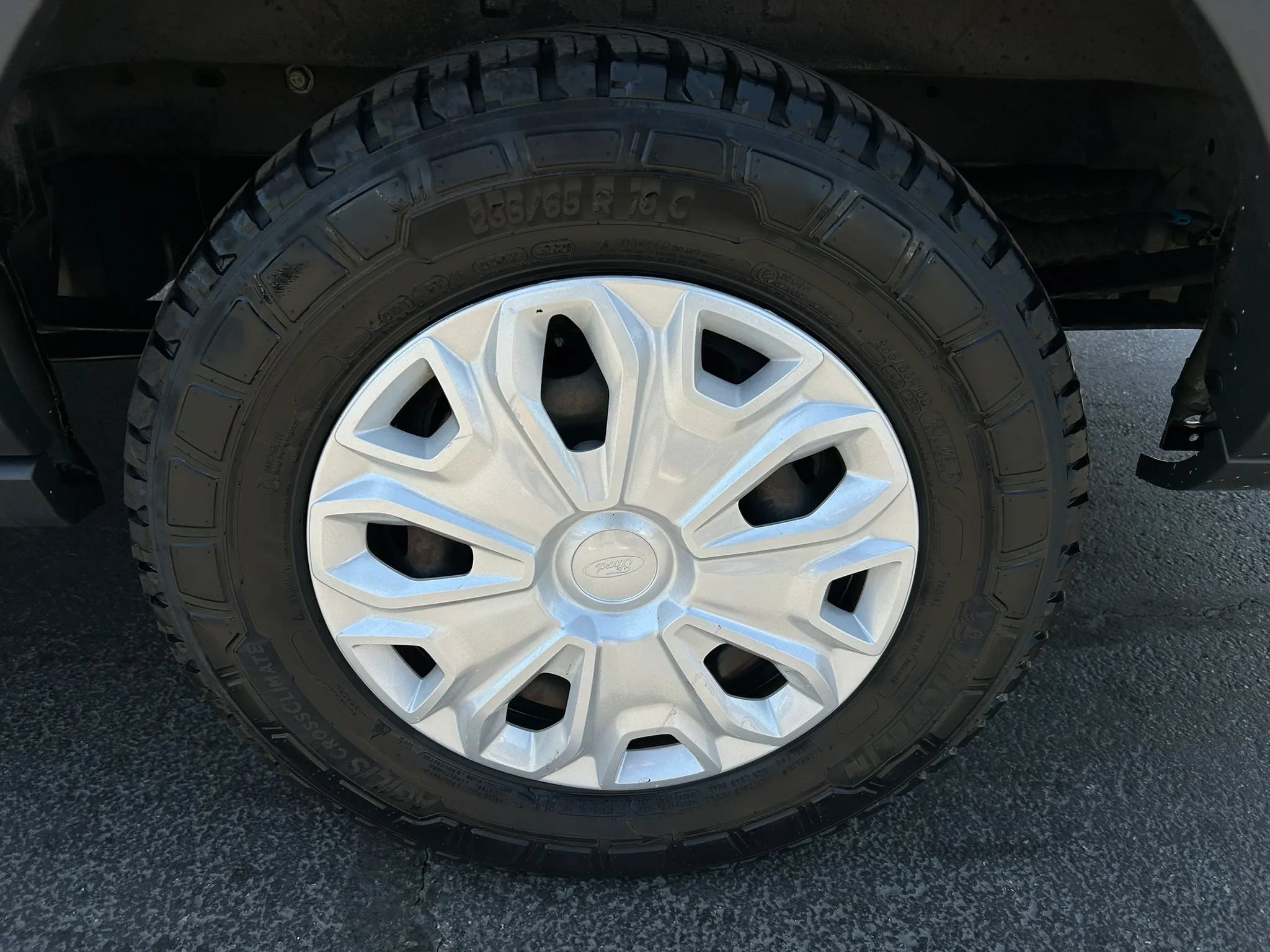 Used 2018 Ford Transit 150 130 Low Roof w/ Exterior Upgrade Package RWD image 6