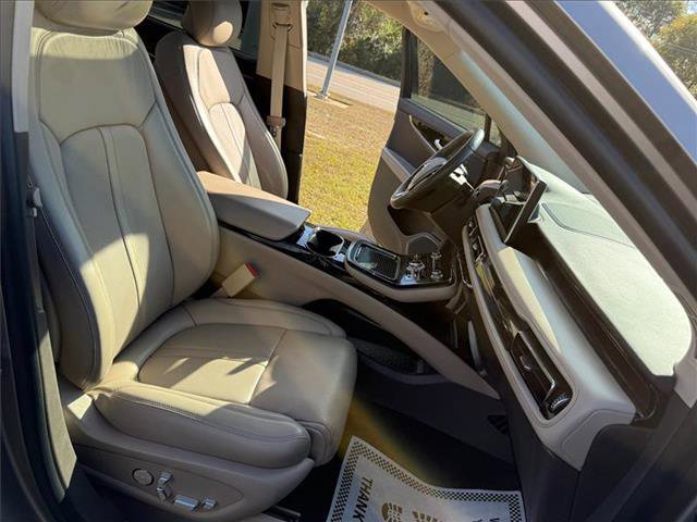 Used 2021 Lincoln Nautilus Reserve w/ Equipment Group 201A image 11