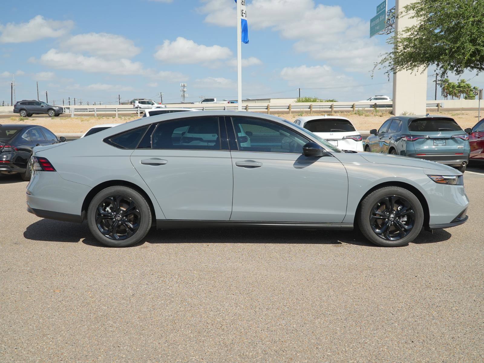 Used 2025 Honda Accord SE image 4