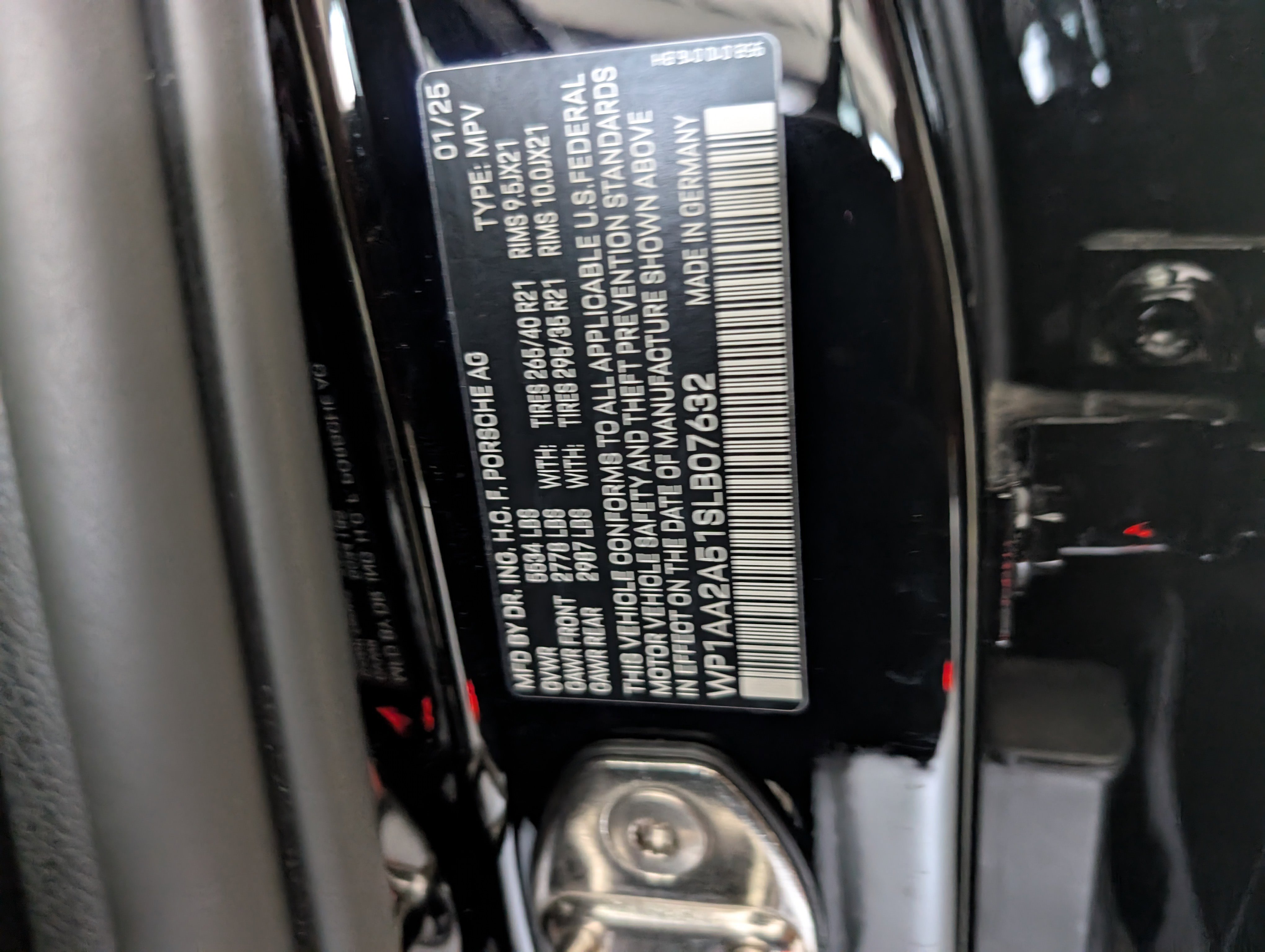 Used 2025 Porsche Macan image 41