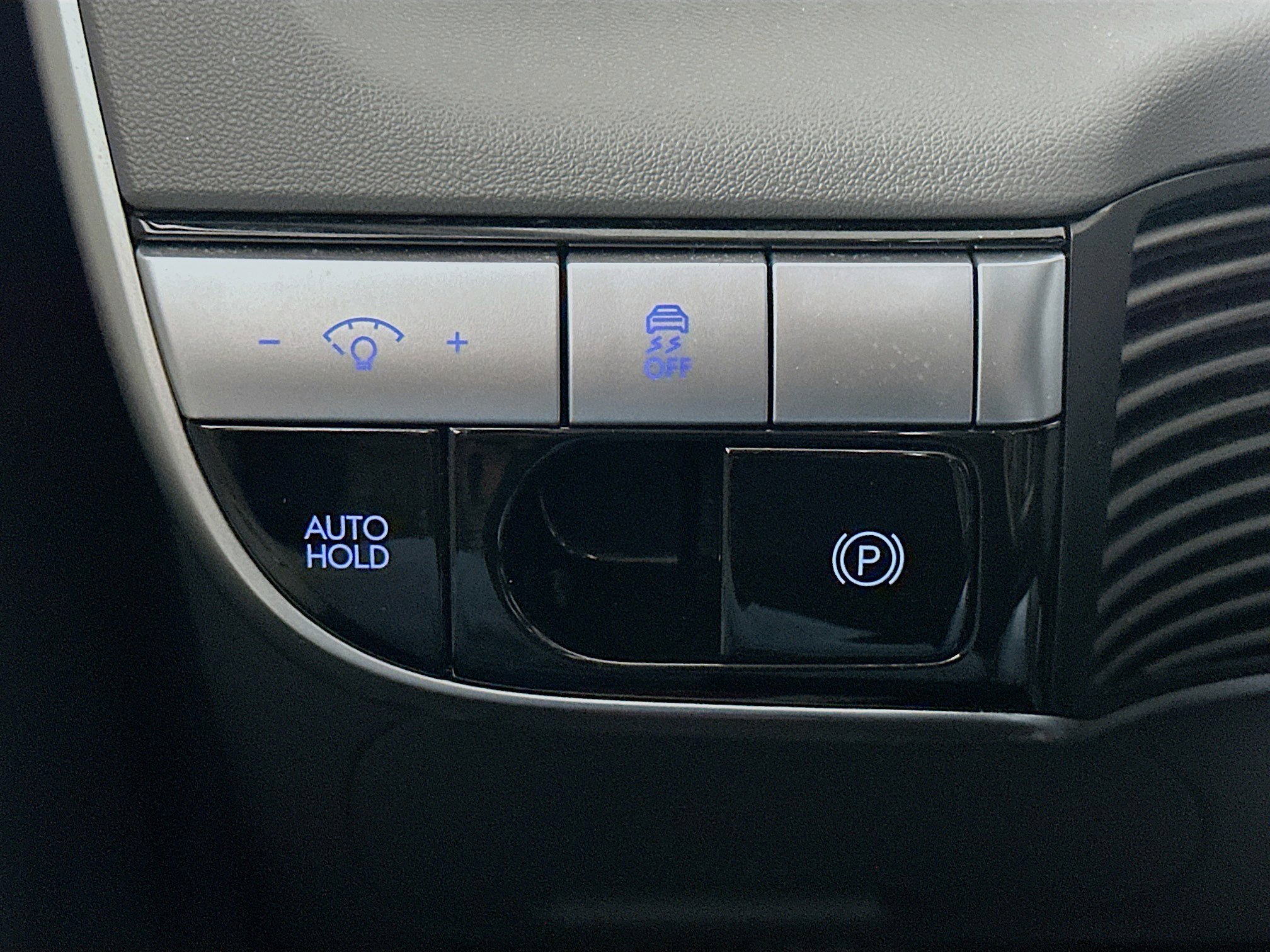 Used 2023 Hyundai Ioniq 5 SE w/ Cargo Package image 17