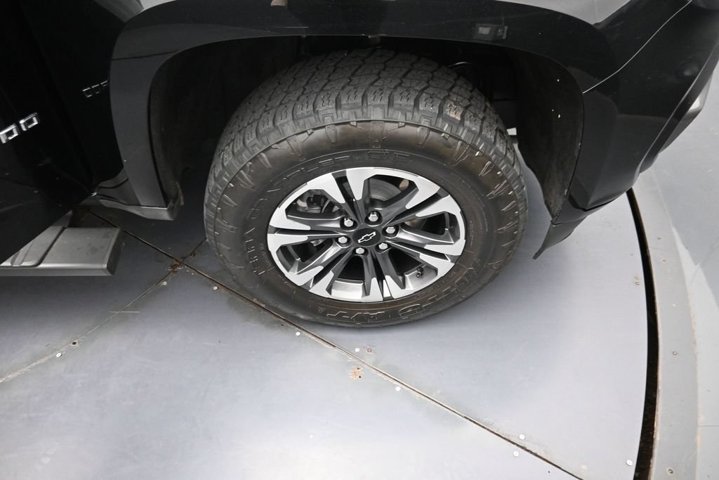 Used 2022 Chevrolet Colorado Z71 w/ Safety Package AWD/4WD image 32