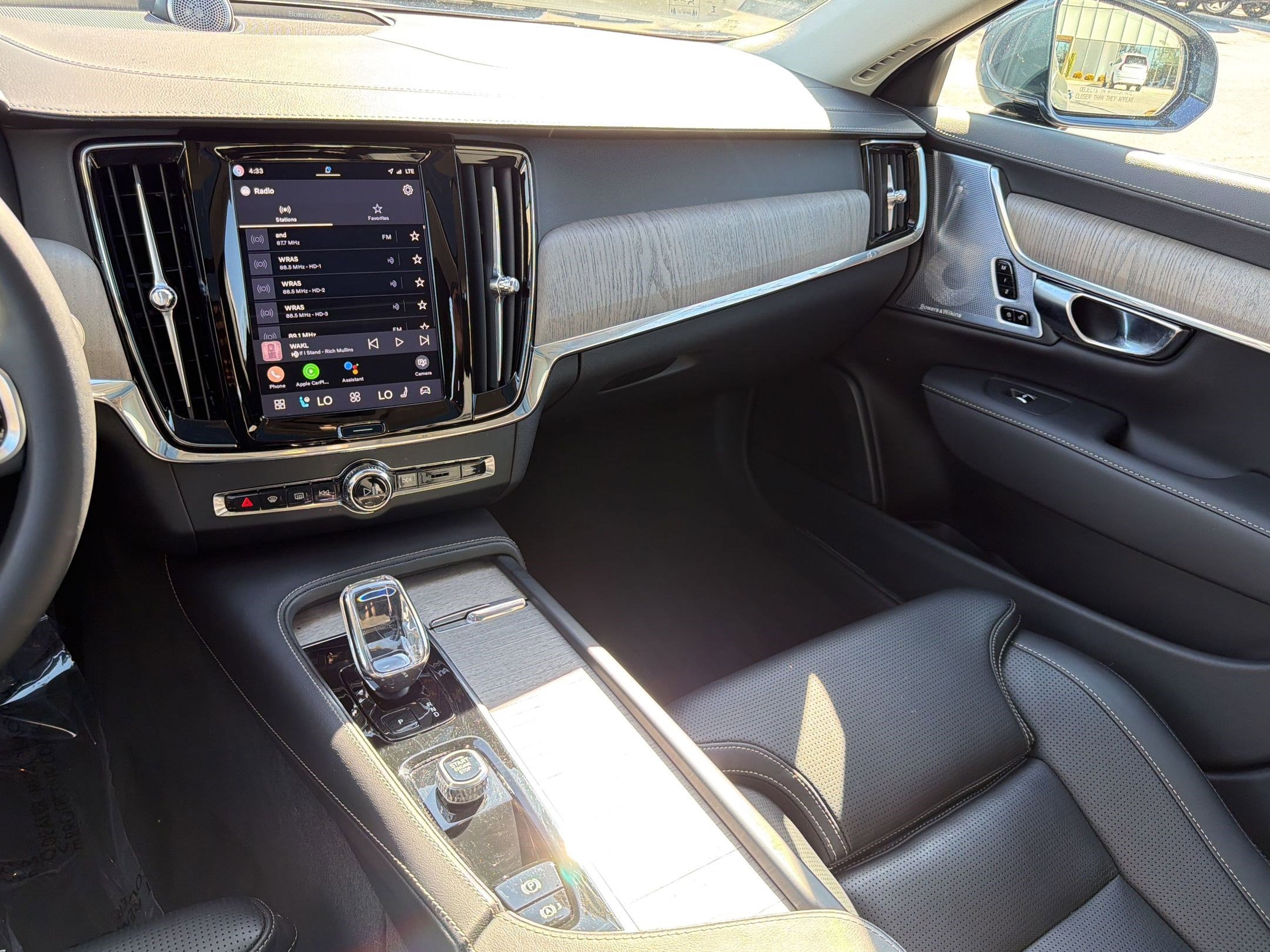 Certified 2023 Volvo S90 B6 Ultimate w/ Lounge Package image 27