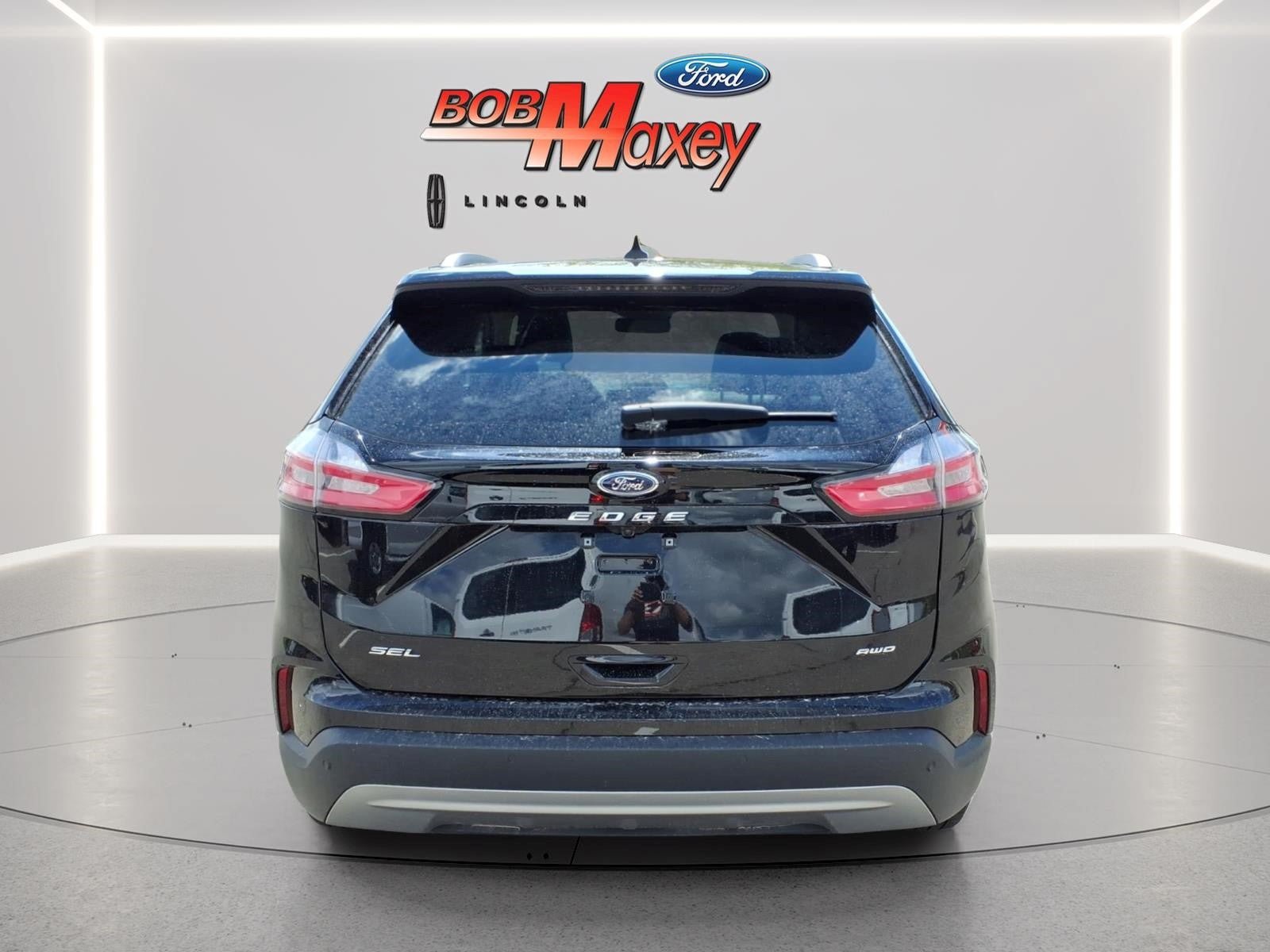 Used 2024 Ford Edge SEL w/ Convenience Package AWD/4WD image 6