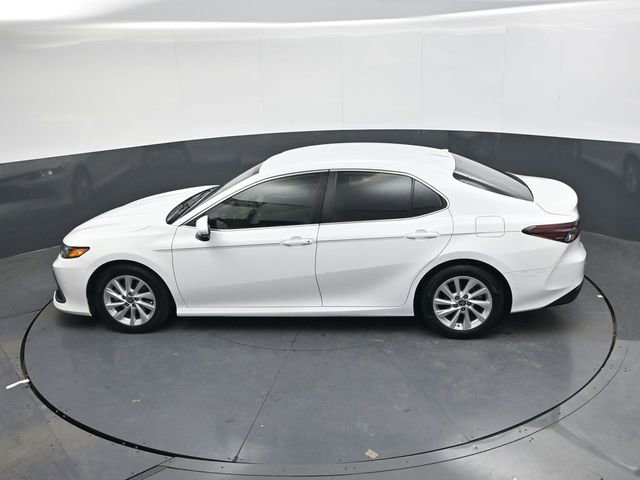 Used 2022 Toyota Camry LE image 20