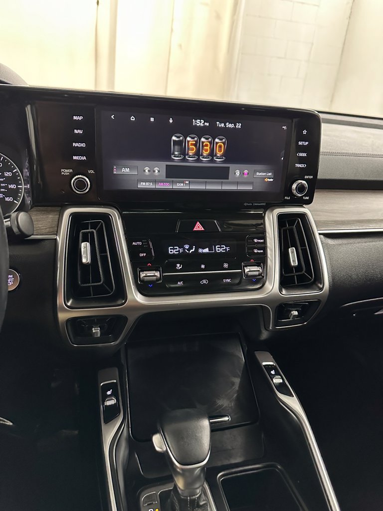 Used 2022 Kia Sorento S w/ Panoramic Sunroof Package AWD/4WD image 20