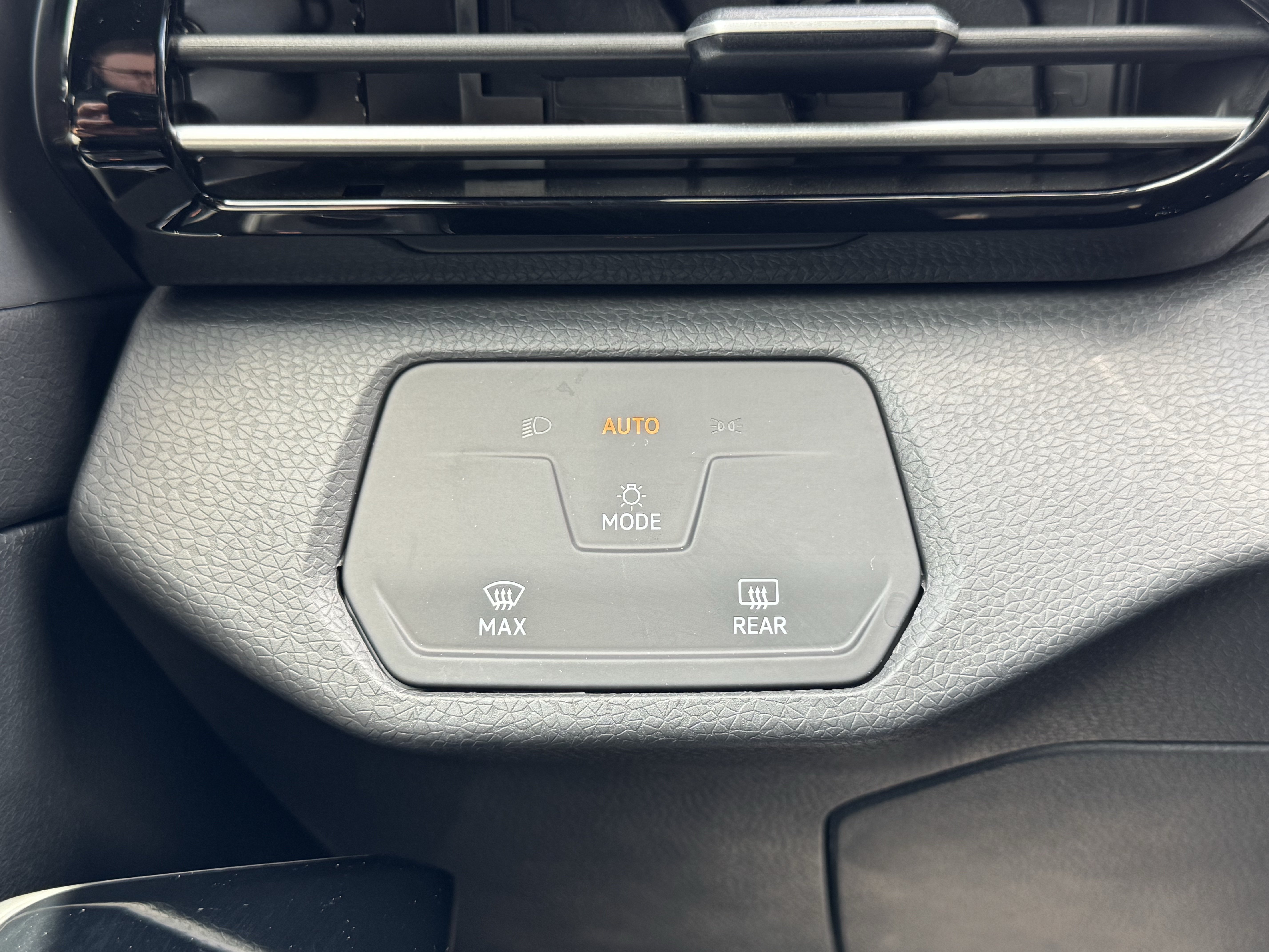Certified 2023 Volkswagen ID.4 Pro RWD image 27