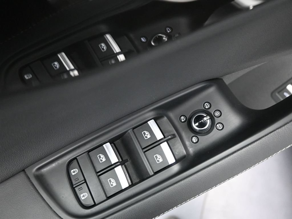Used 2025 Audi Q7 3.0T Premium Plus AWD/4WD image 24
