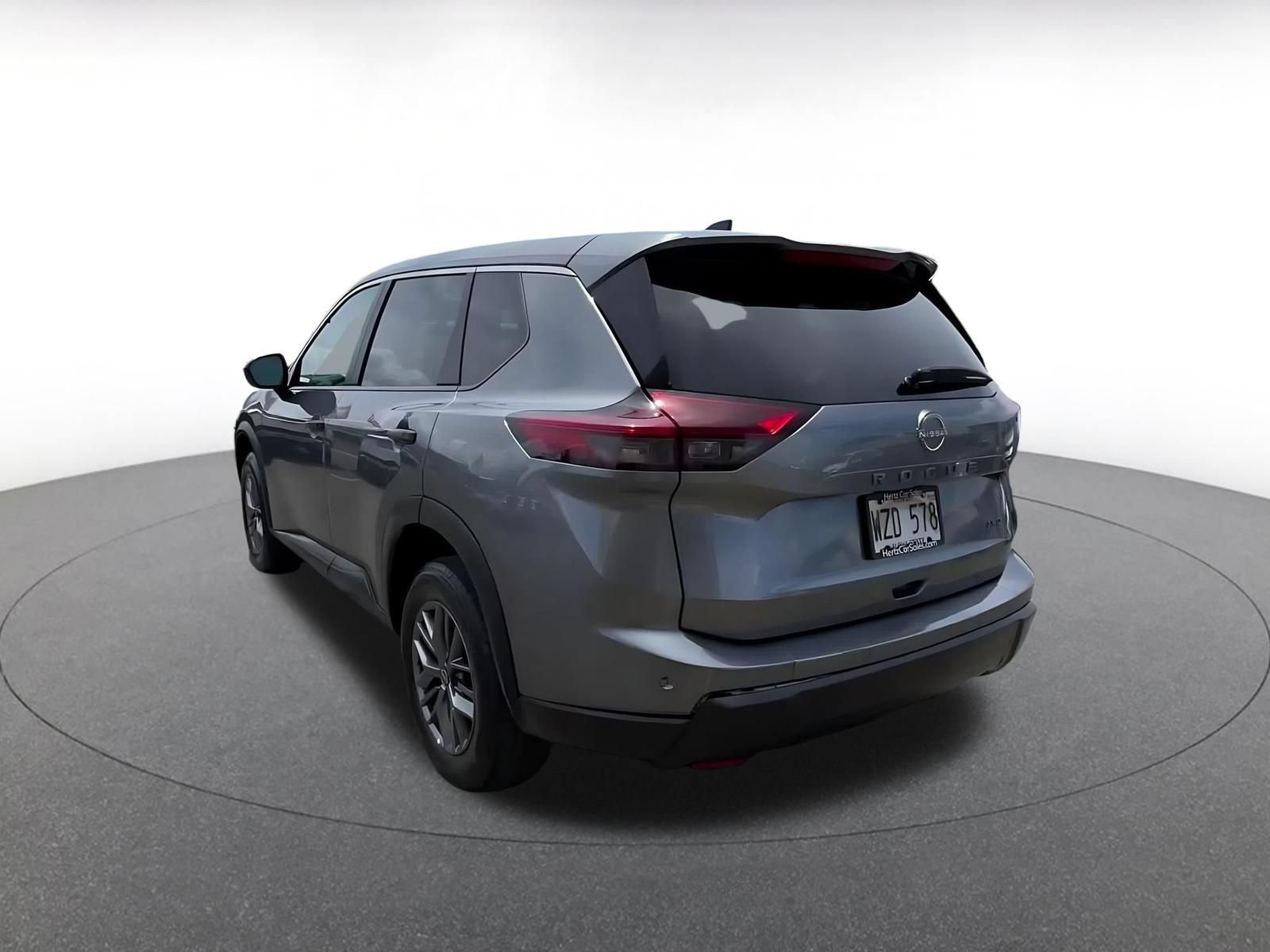Used 2024 Nissan Rogue S AWD/4WD image 10