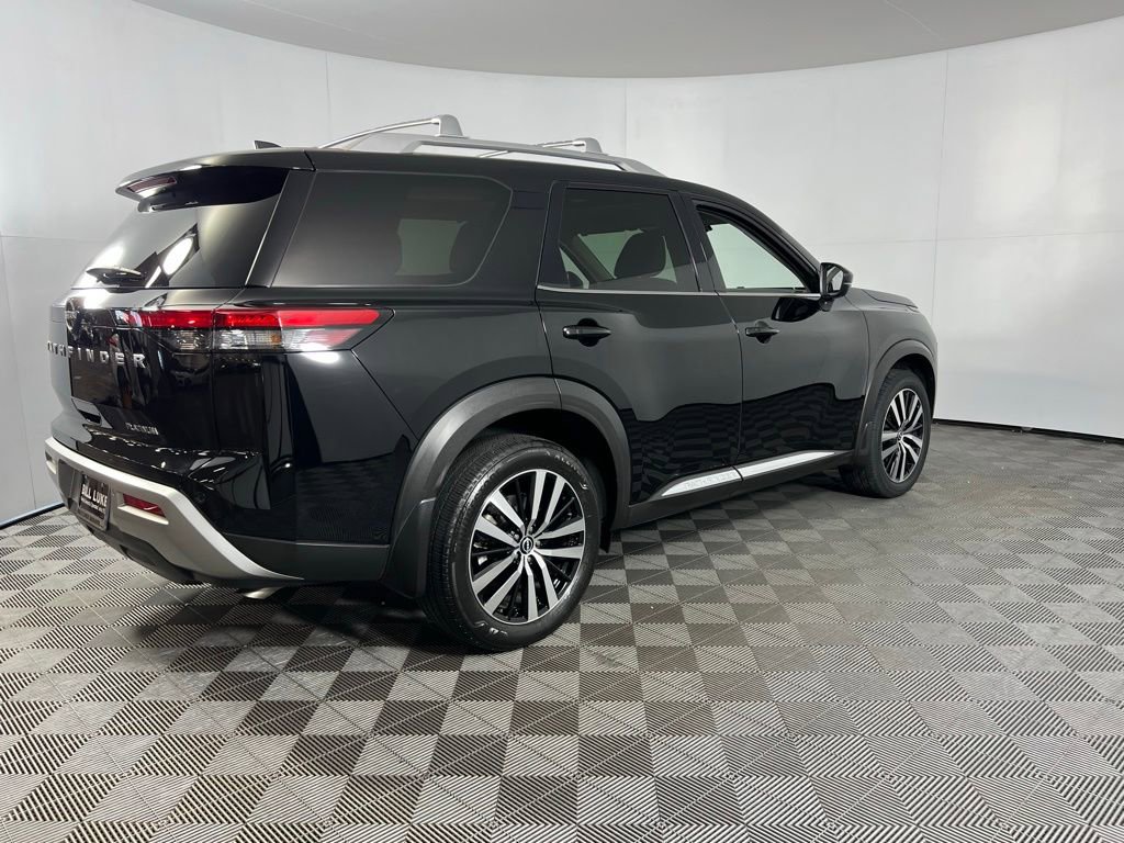 Used 2024 Nissan Pathfinder Platinum image 5