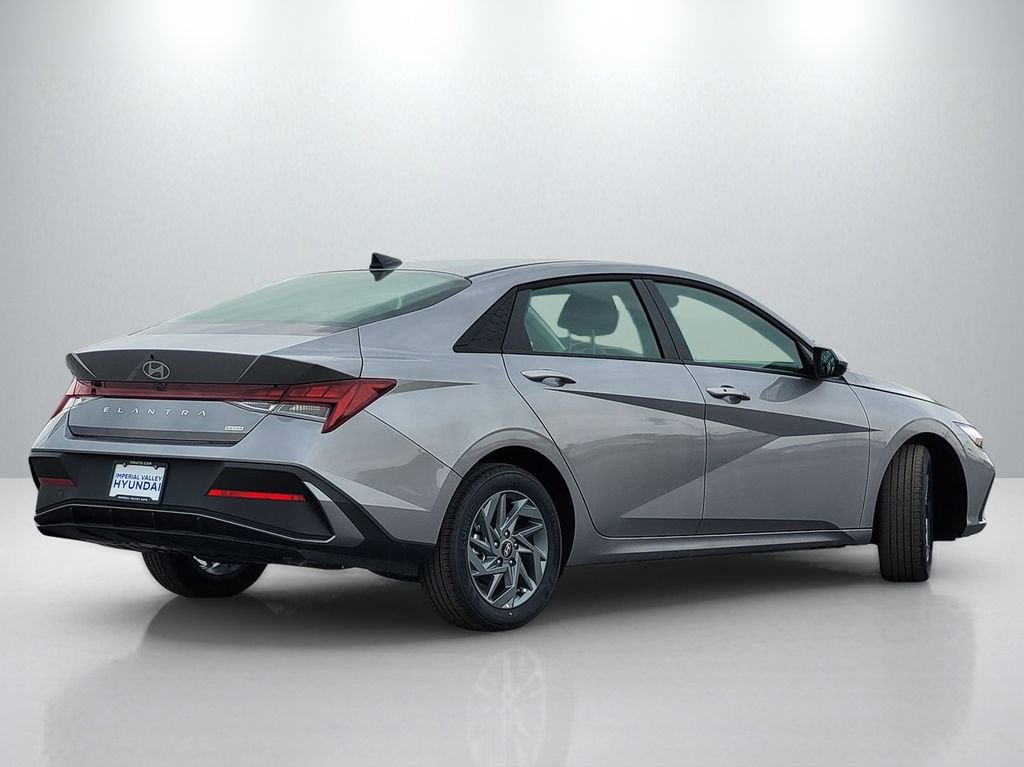New 2026 Hyundai Elantra Blue FWD image 4