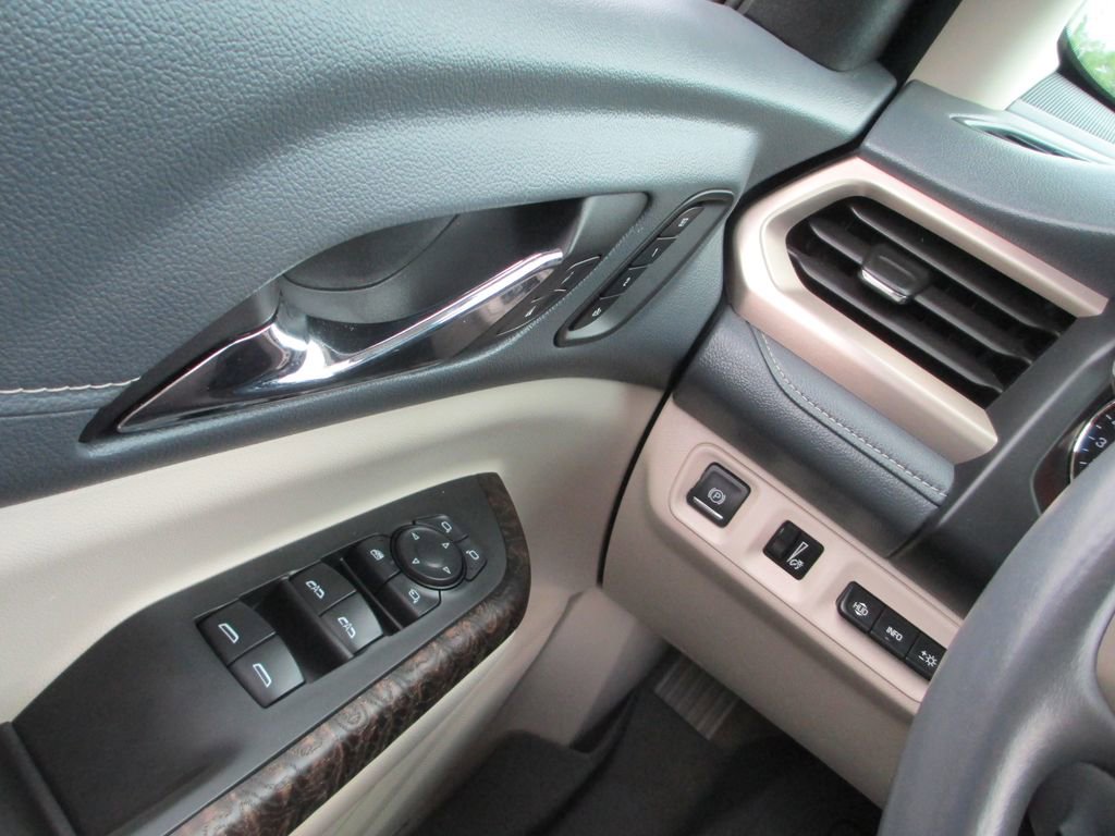 Used 2021 GMC Acadia Denali w/ Denali Technology Package AWD/4WD image 29