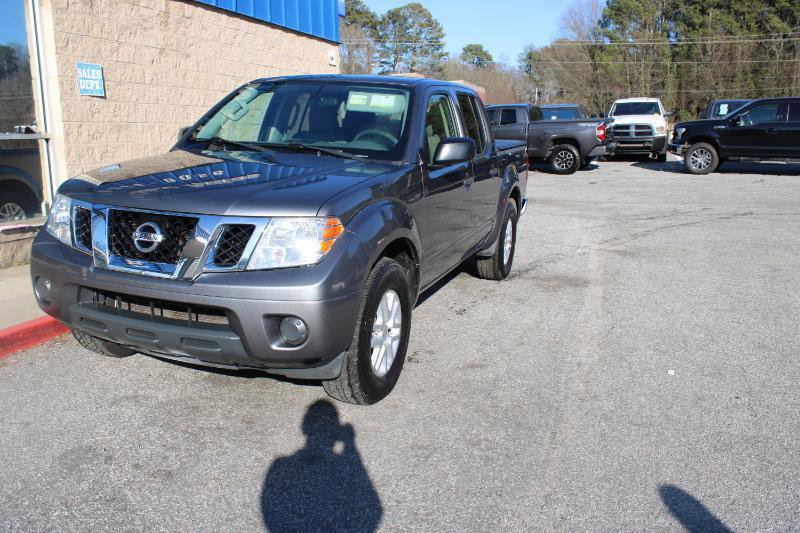 Used 2019 Nissan Frontier SV RWD image 2