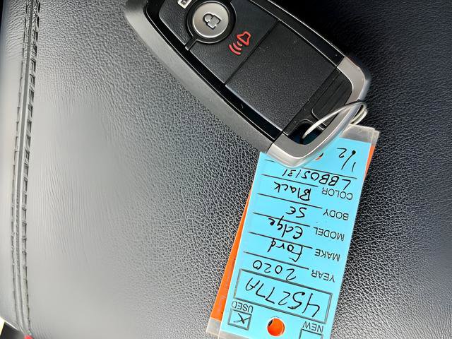 Used 2020 Ford Edge SE image 11