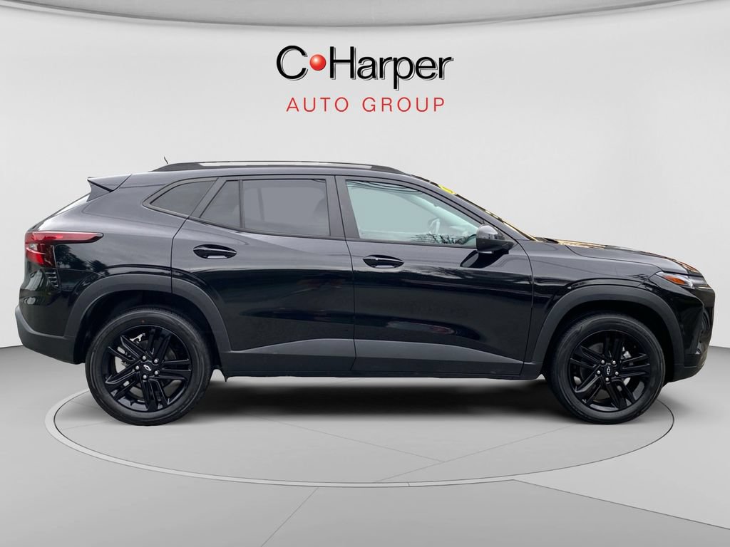Certified 2024 Chevrolet Trax ACTIV w/ Driver Confidence Package FWD image 2