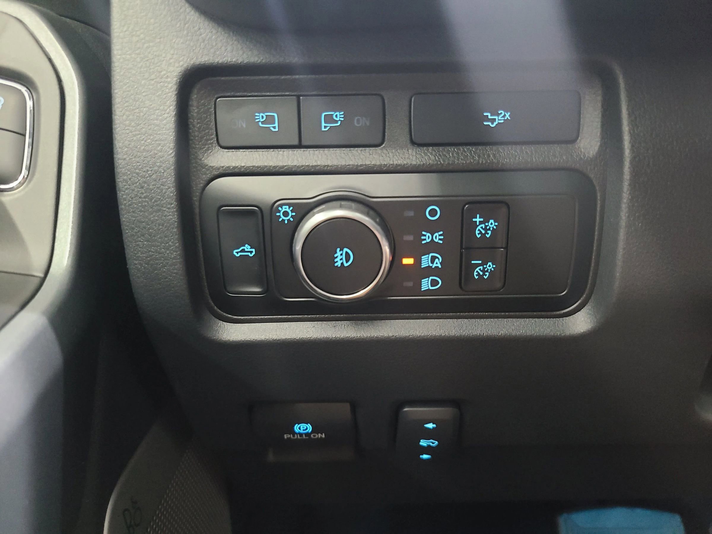 Used 2024 Ford F250 Lariat w/ Sport Appearance Package image 29