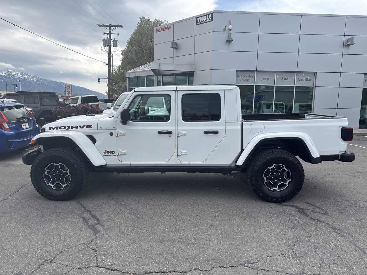 Used 2022 Jeep Gladiator Mojave w/ Trailer Tow Package AWD/4WD image 9