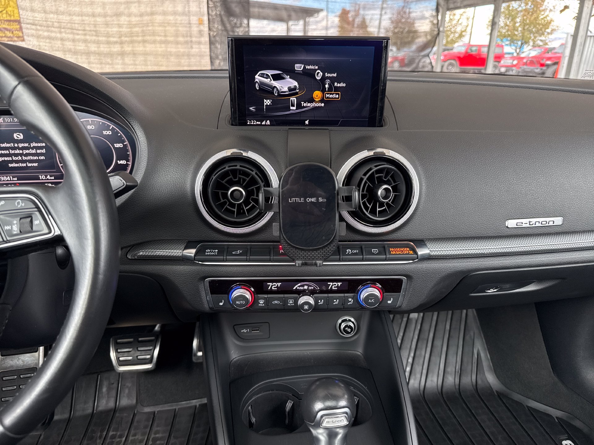 Used 2018 Audi A3 e-tron Premium Plus w/ Technology Package FWD image 12