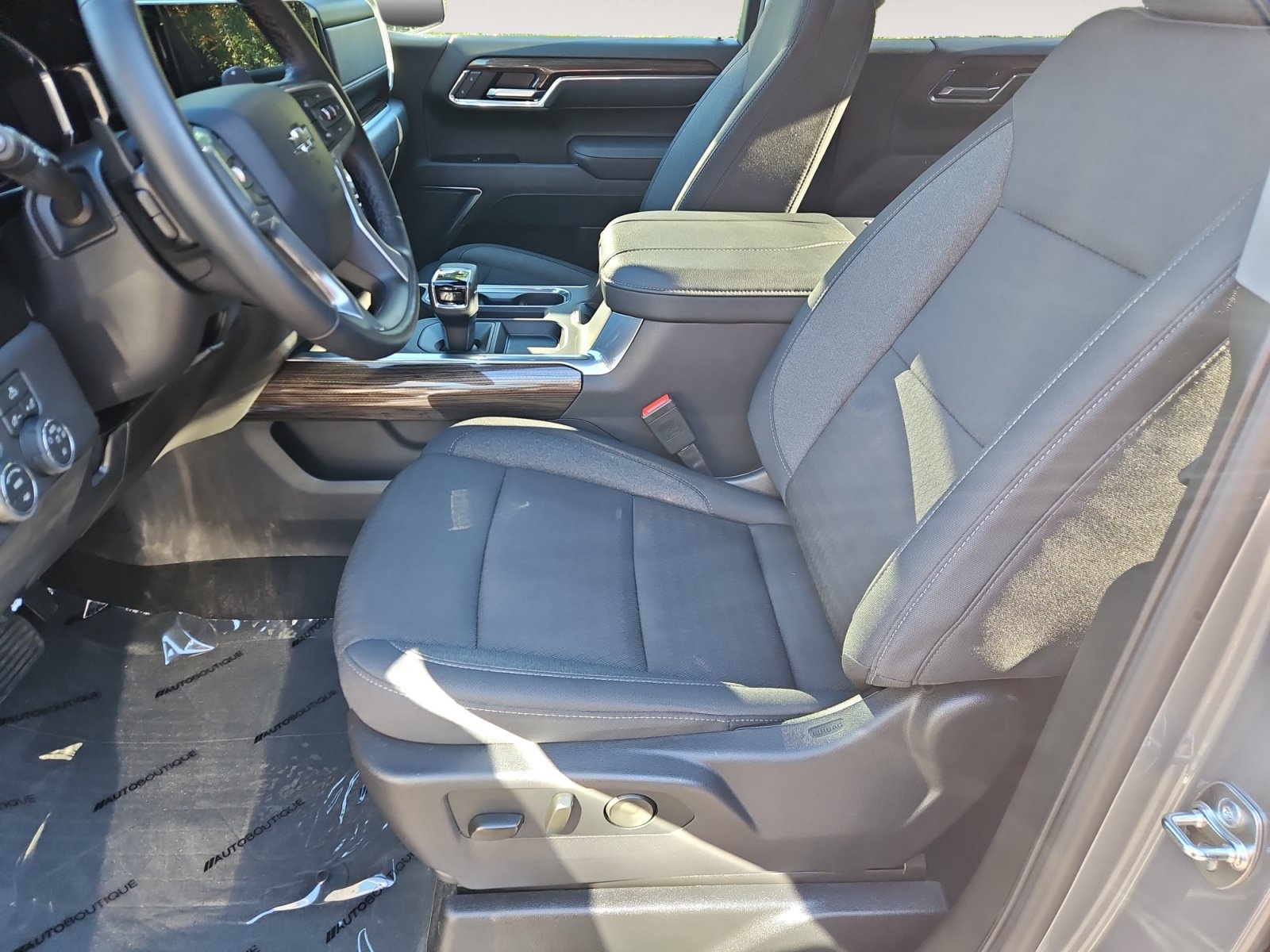 Used 2026 Chevrolet Silverado 1500 LT Trail Boss w/ Protection Package AWD/4WD image 10