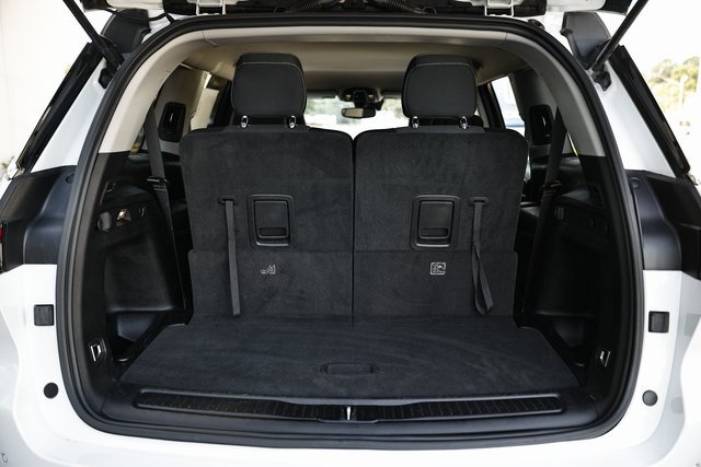 Used 2023 Jeep Grand Cherokee L Laredo image 31