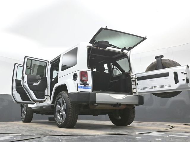 Used 2017 Jeep Wrangler Unlimited Sahara w/ Connectivity Group AWD/4WD image 51