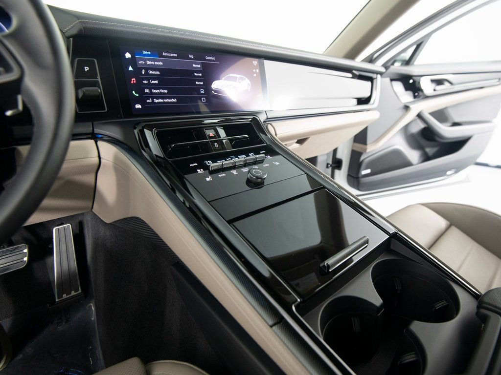 Certified 2025 Porsche Panamera 4 image 25