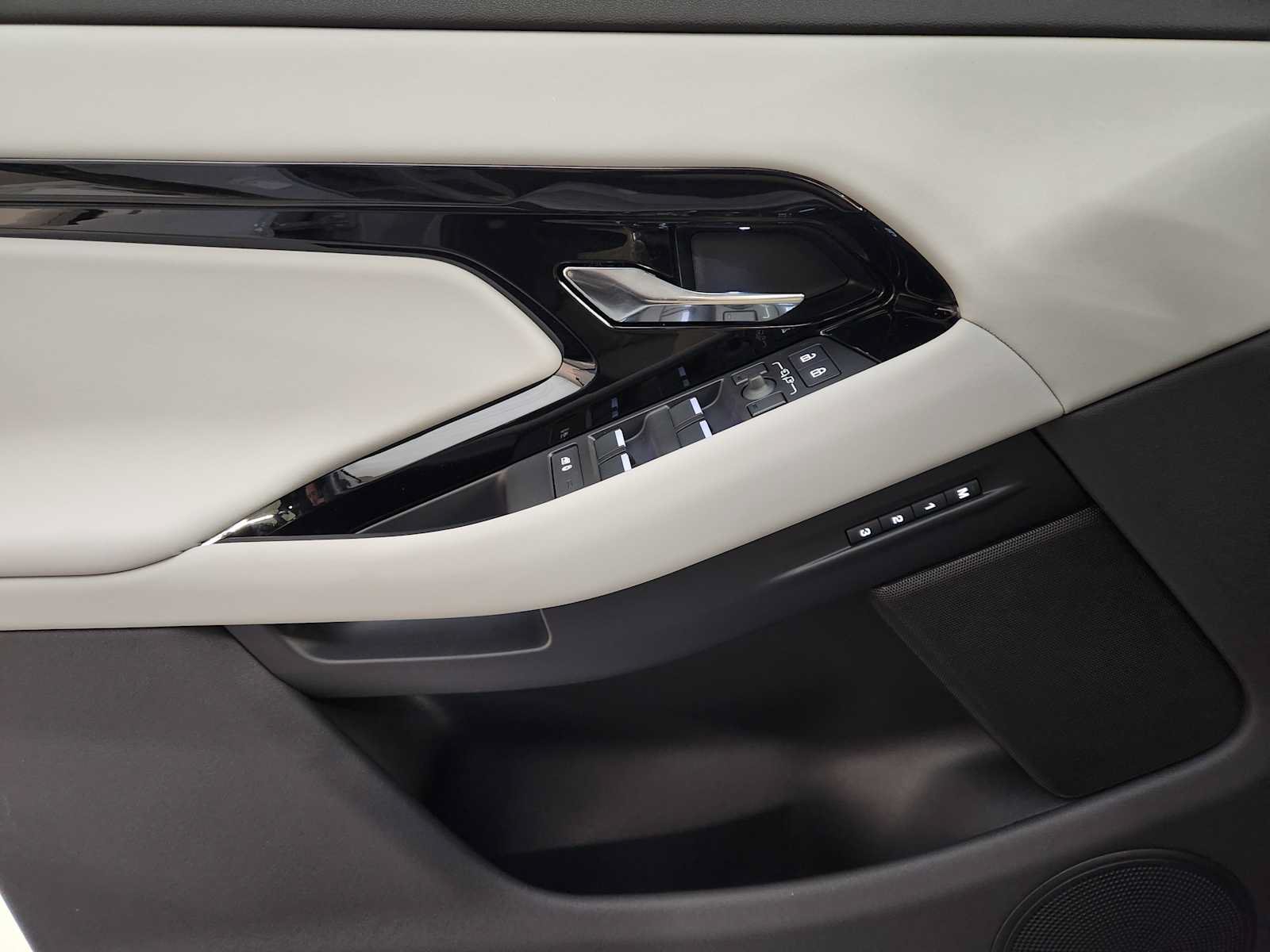 New 2026 Land Rover Range Rover Evoque S AWD/4WD image 41