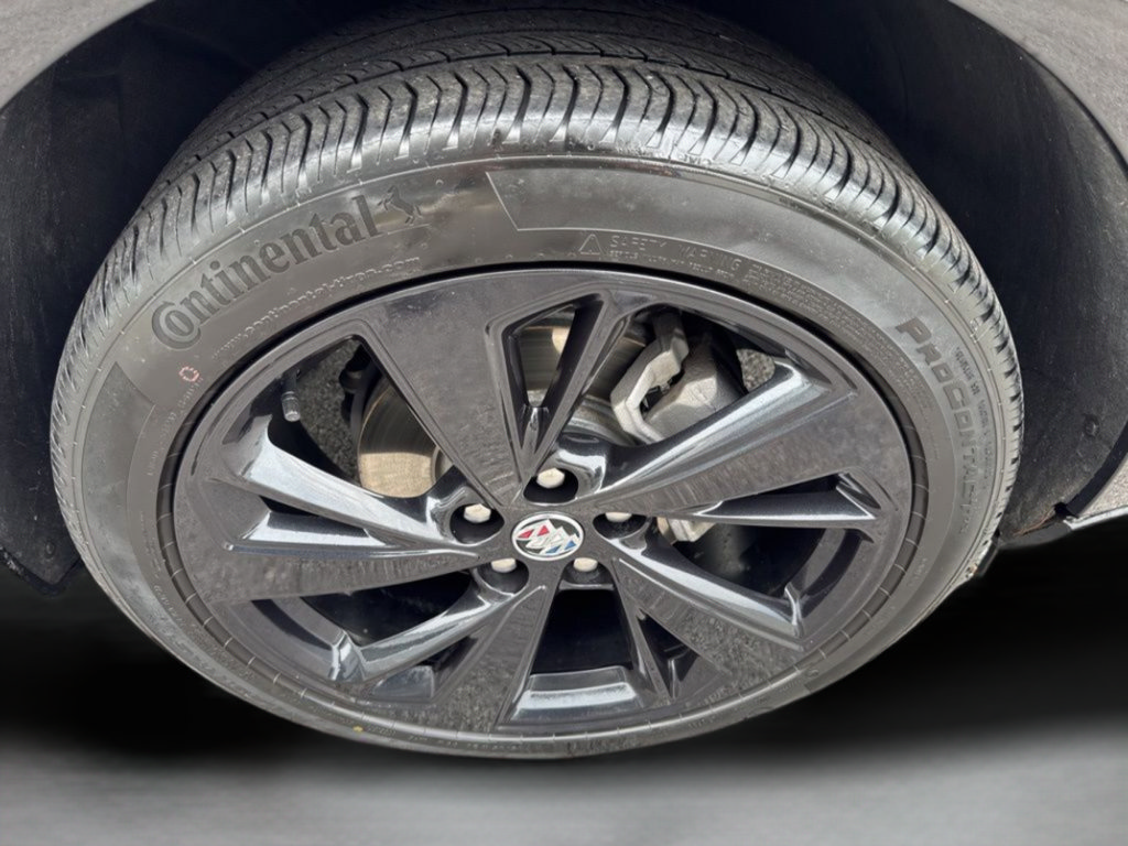 Used 2023 Buick Envision Essence w/ Sport Touring Package FWD image 38