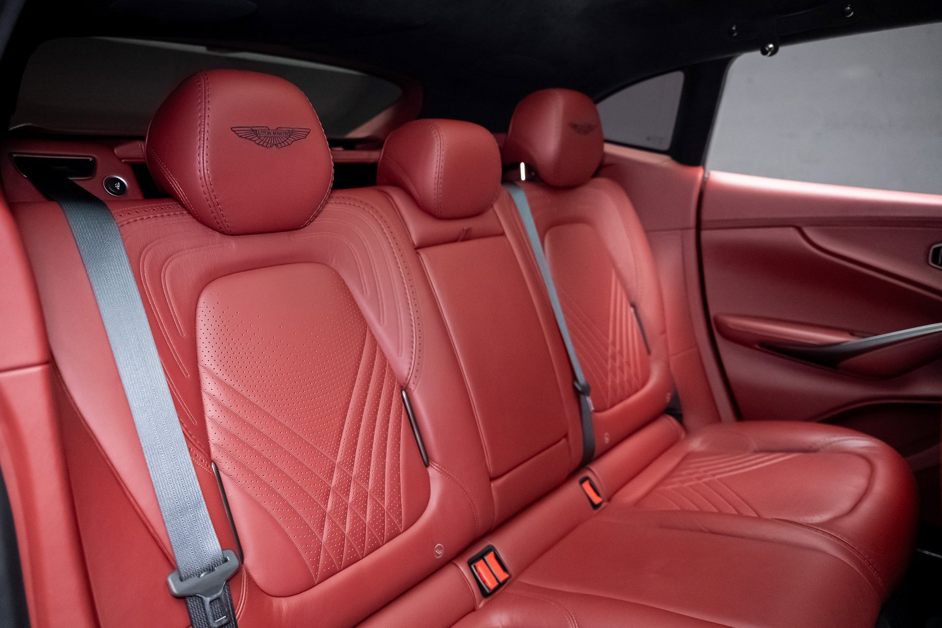 Used 2021 Aston Martin DBX image 66