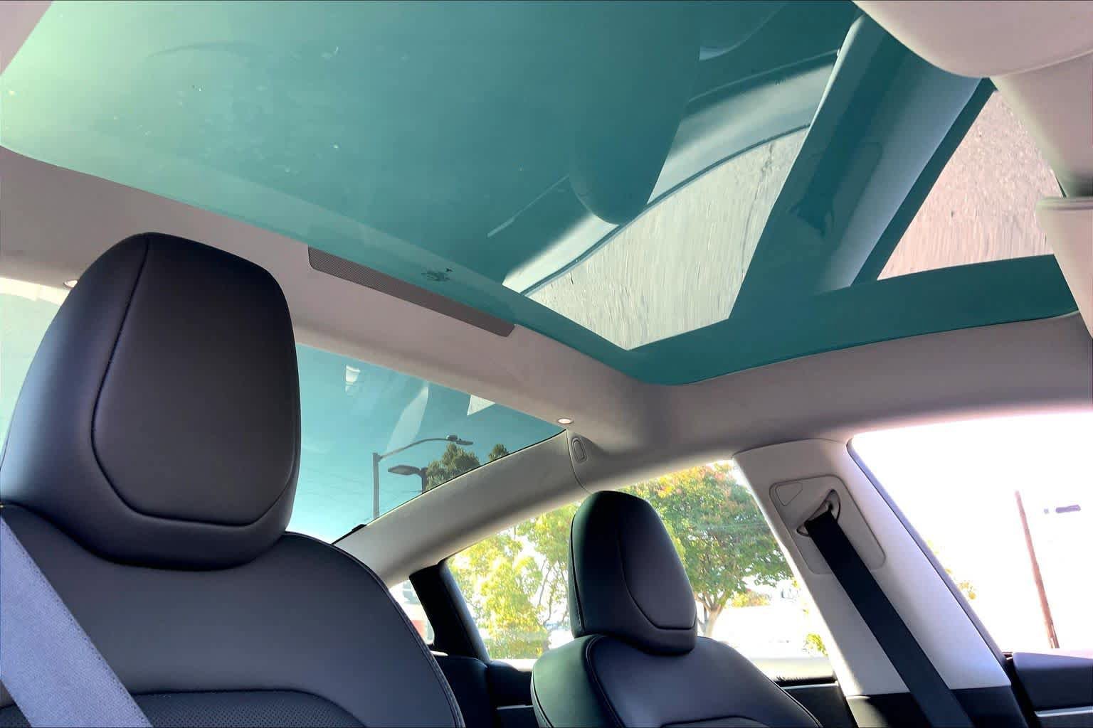 Used 2024 Tesla Model 3 Standard Range RWD image 12