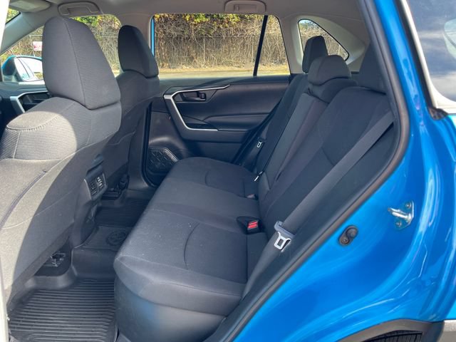 Used 2021 Toyota RAV4 LE AWD/4WD image 13