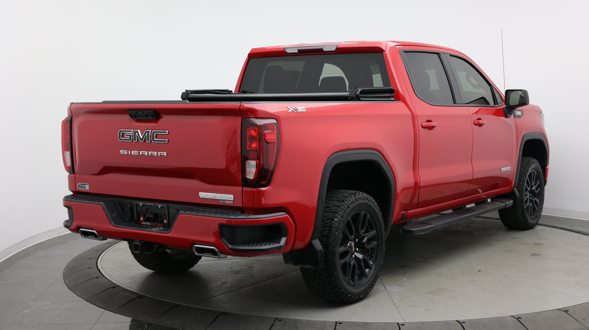 Used 2023 GMC Sierra 1500 Elevation w/ LPO, Elevation Black Package AWD/4WD image 7