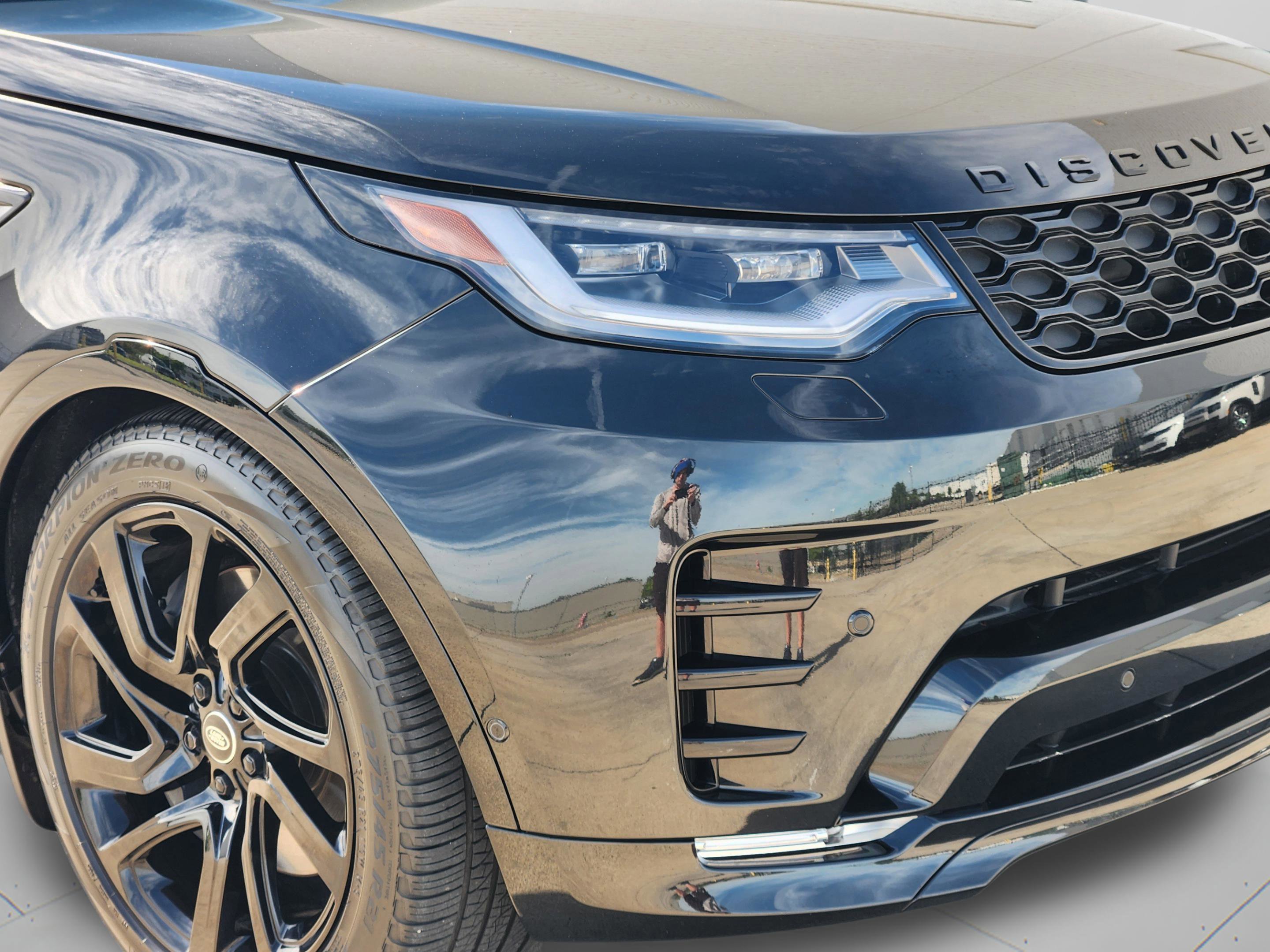 Certified 2025 Land Rover Discovery Dynamic SE image 34