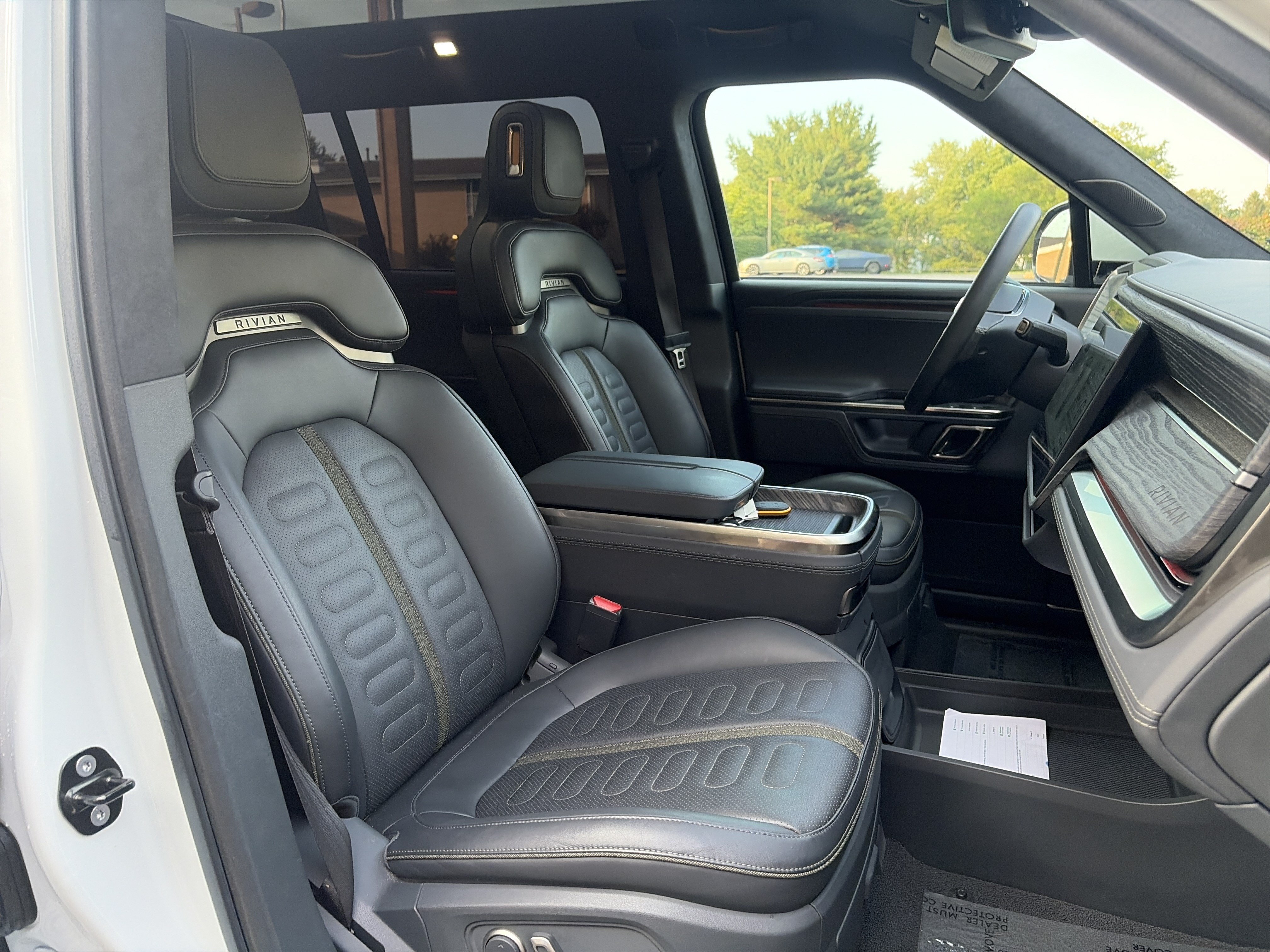 Used 2022 Rivian R1S Launch Edition AWD/4WD image 48