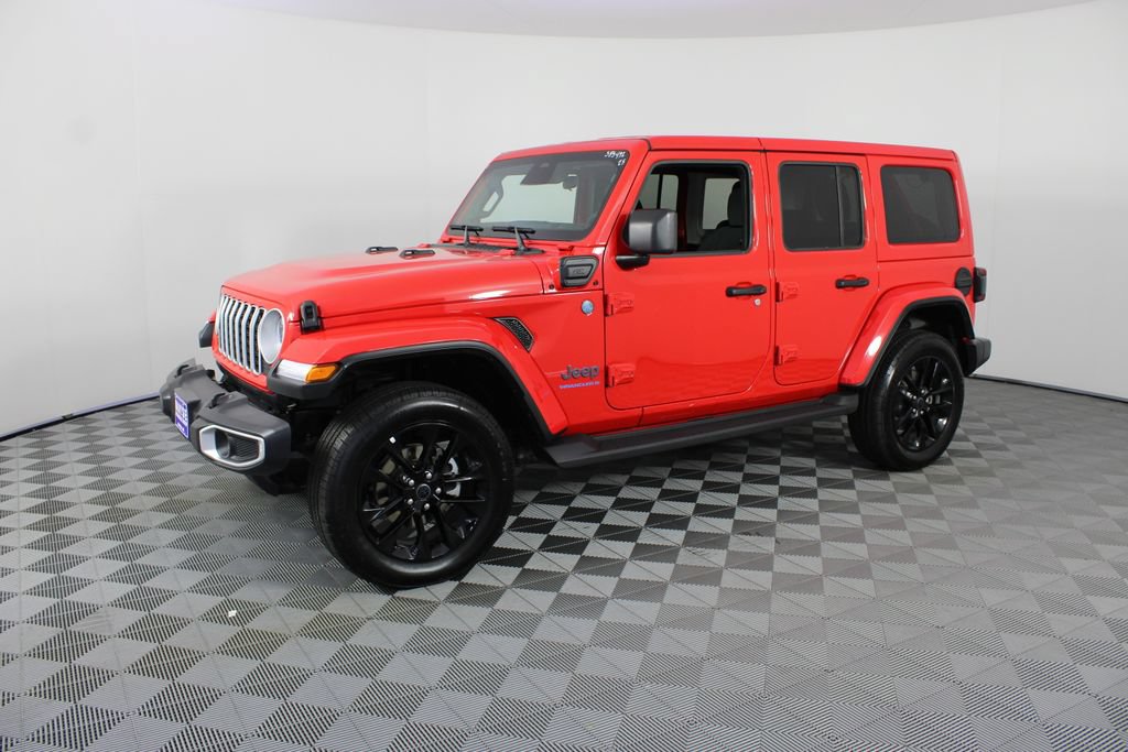 Used 2025 Jeep Wrangler Unlimited Sahara AWD/4WD image 2