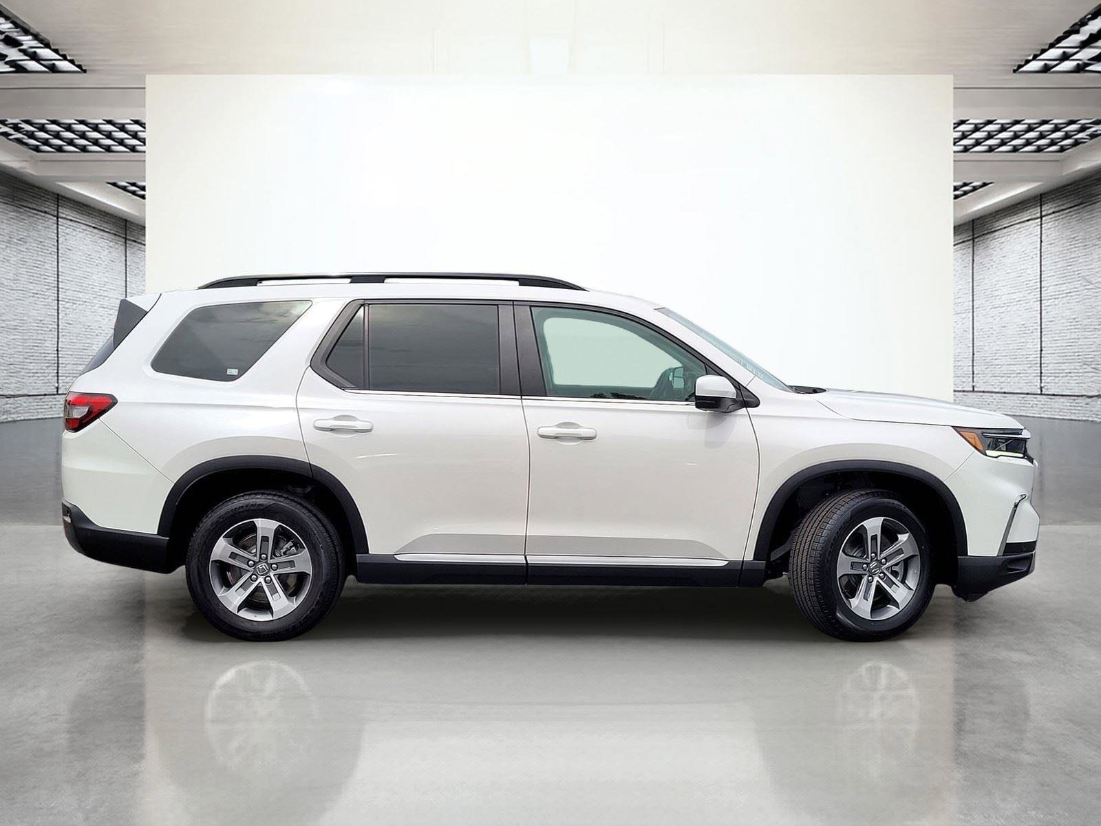 Used 2024 Honda Pilot EX-L image 6