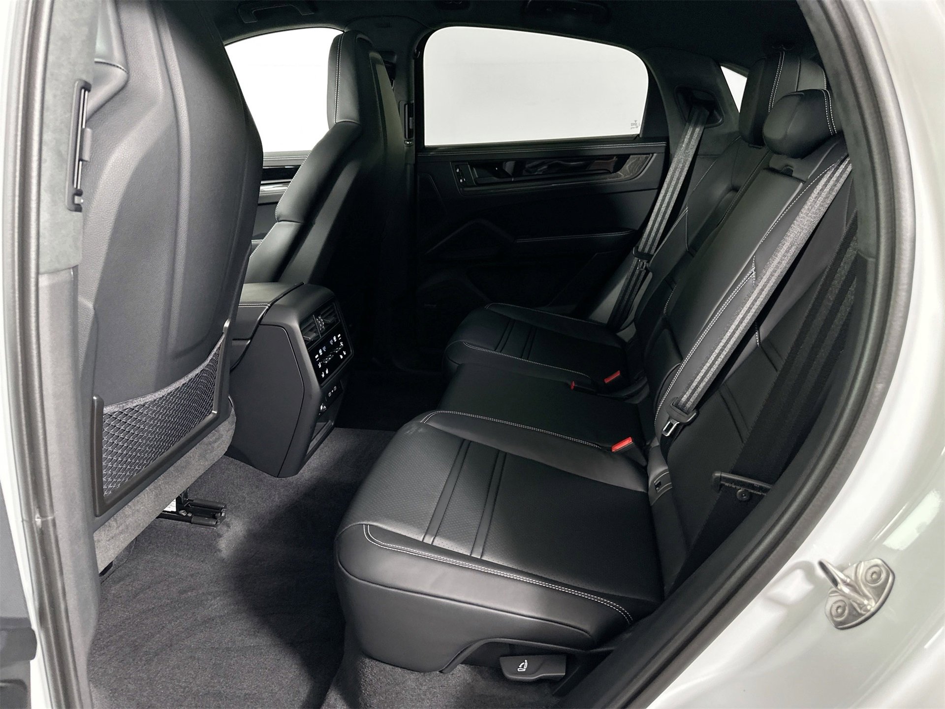 New 2026 Porsche Cayenne GTS image 28