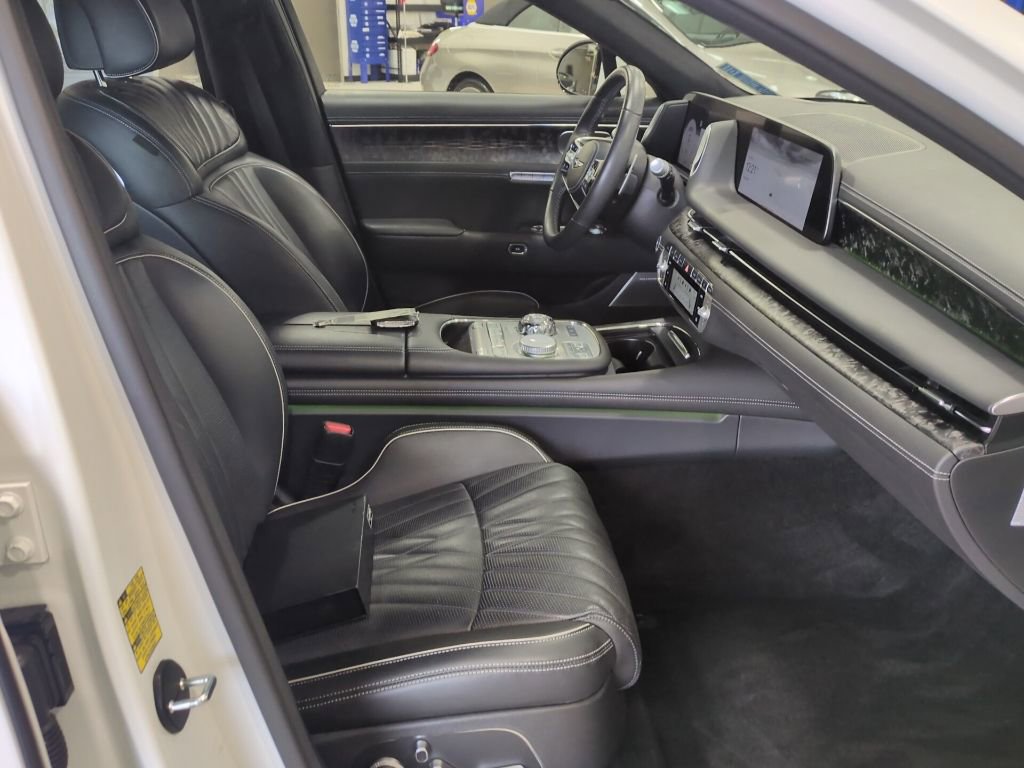Certified 2023 Genesis G90 3.5T image 9