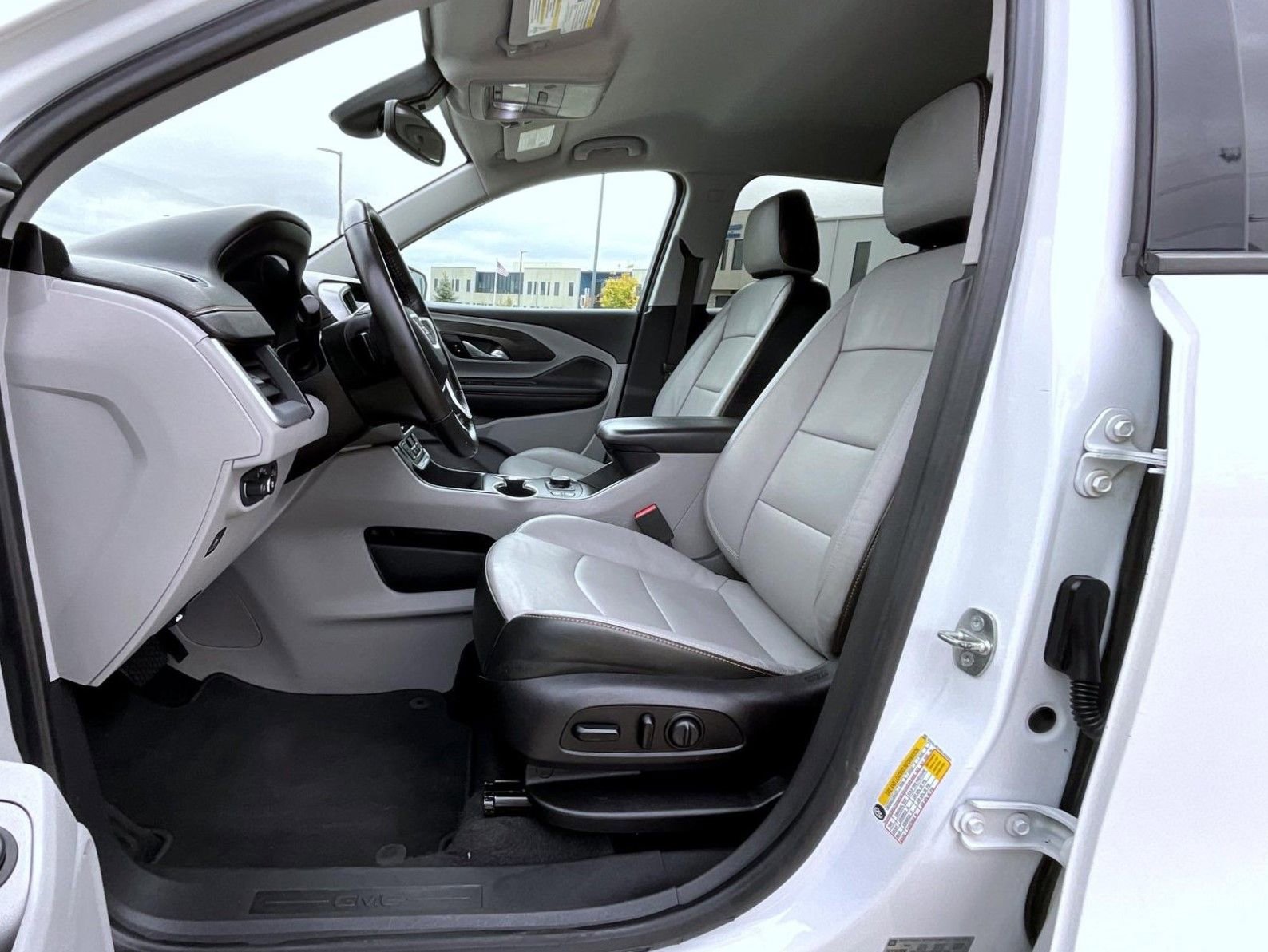 Used 2019 GMC Terrain SLT w/ Preferred Package image 10