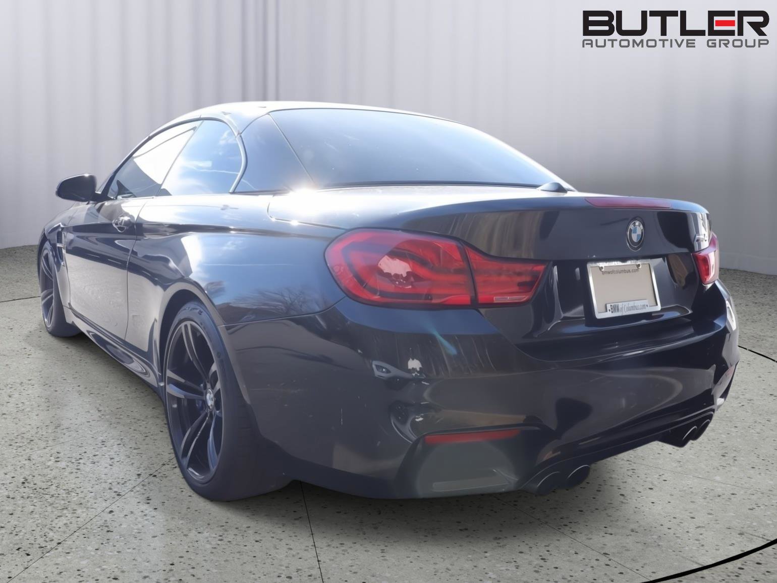 Used 2018 BMW M4 Convertible image 5