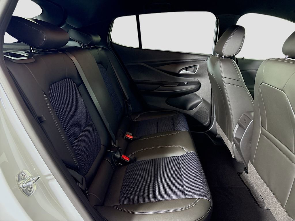 Used 2025 Buick Envista Preferred w/ Convenience I Package image 28