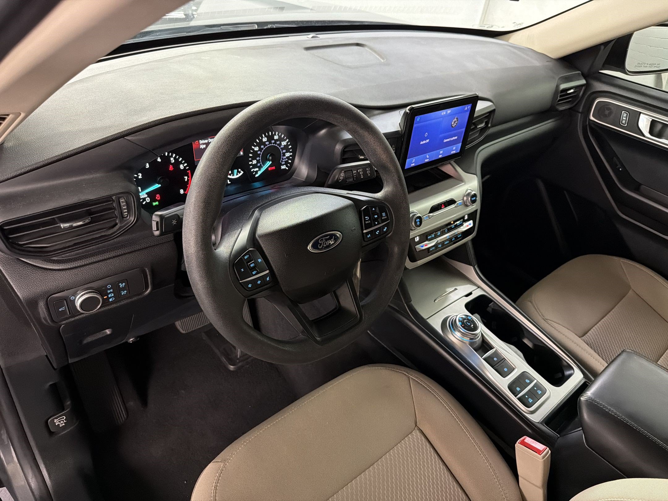Used 2021 Ford Explorer 2WD image 4