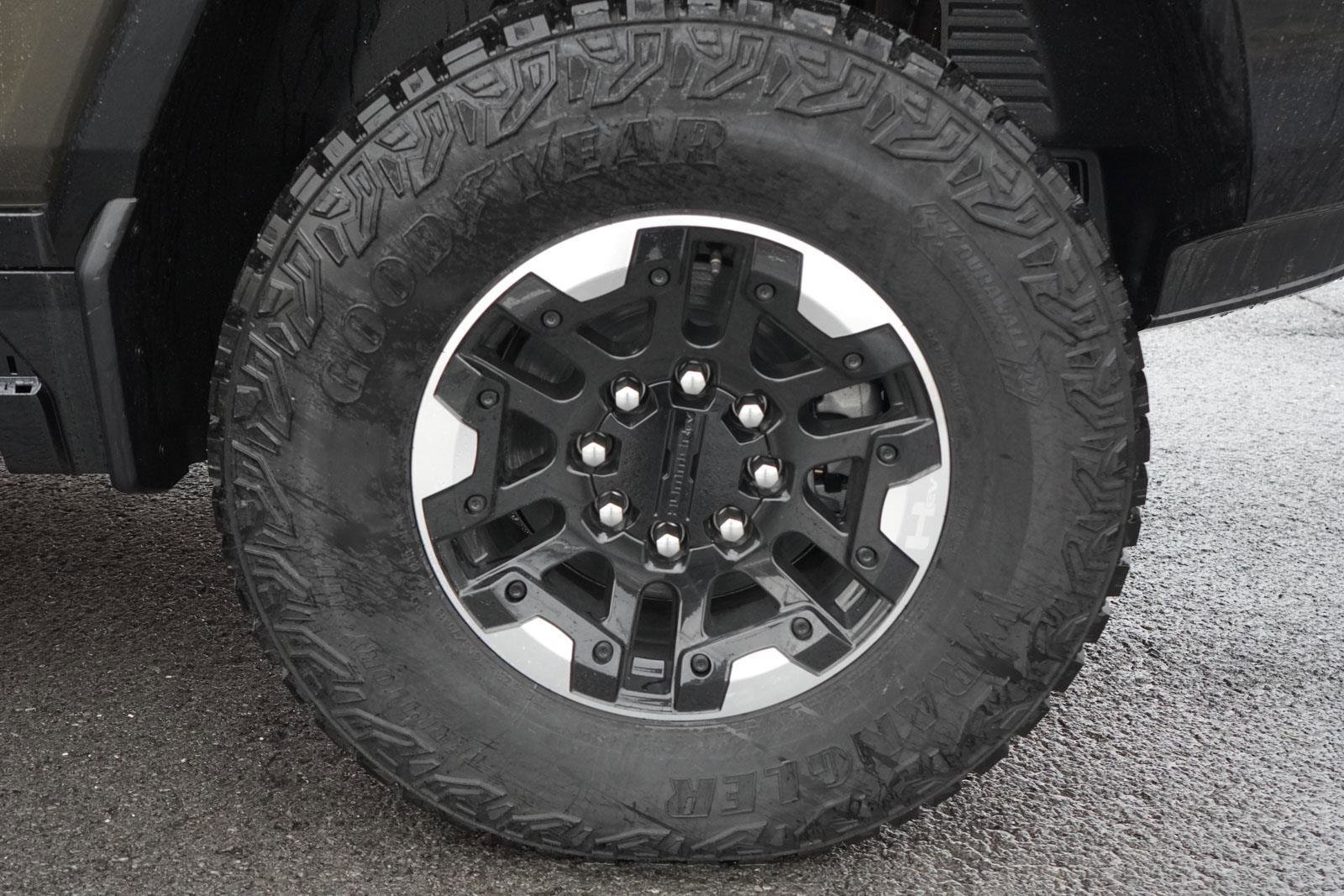 New 2024 GMC Hummer EV 2X w/ Extreme Off-Road Package image 11