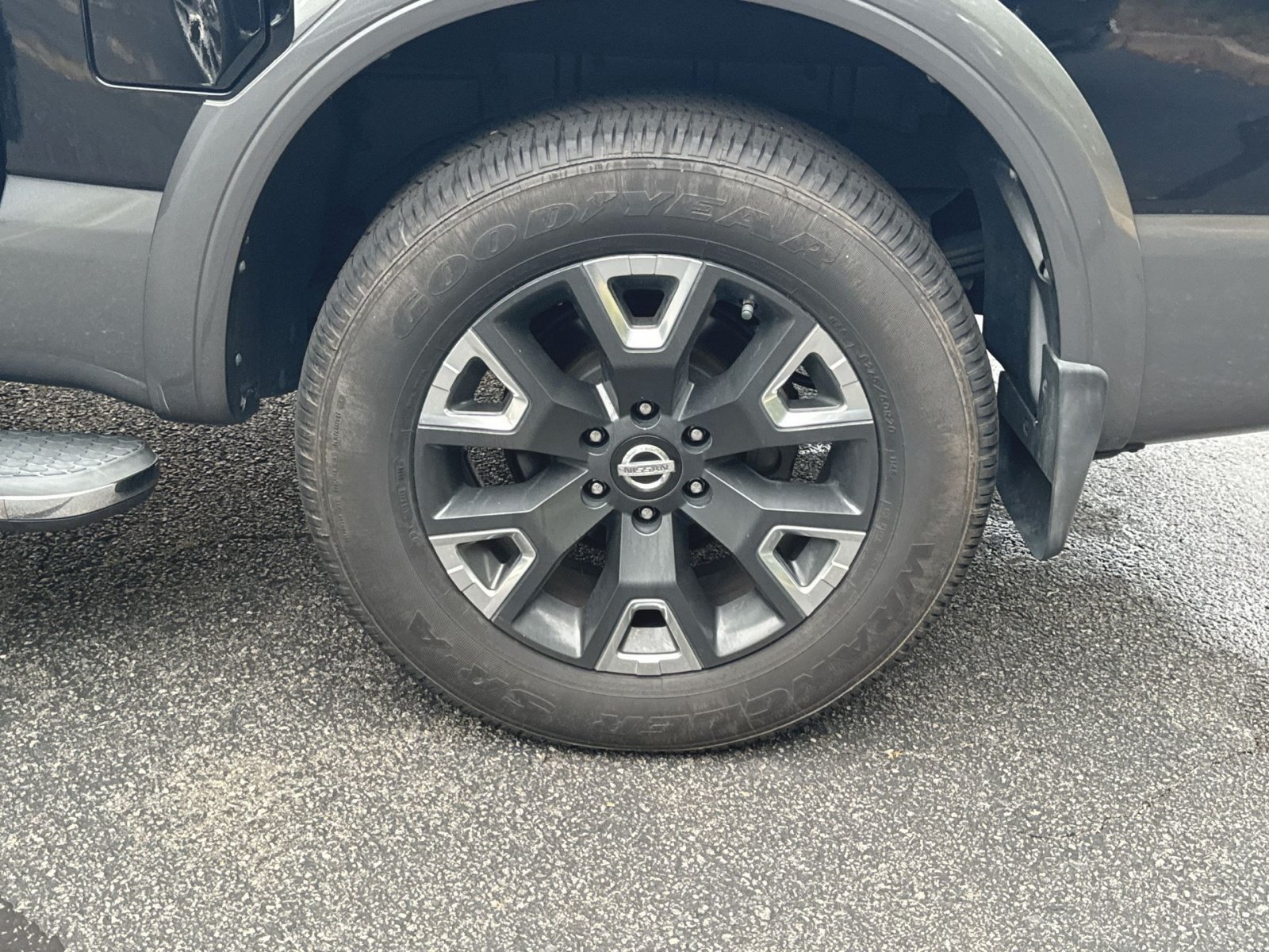 Used 2020 Nissan Titan Platinum Reserve w/ Moonroof Package RWD image 26