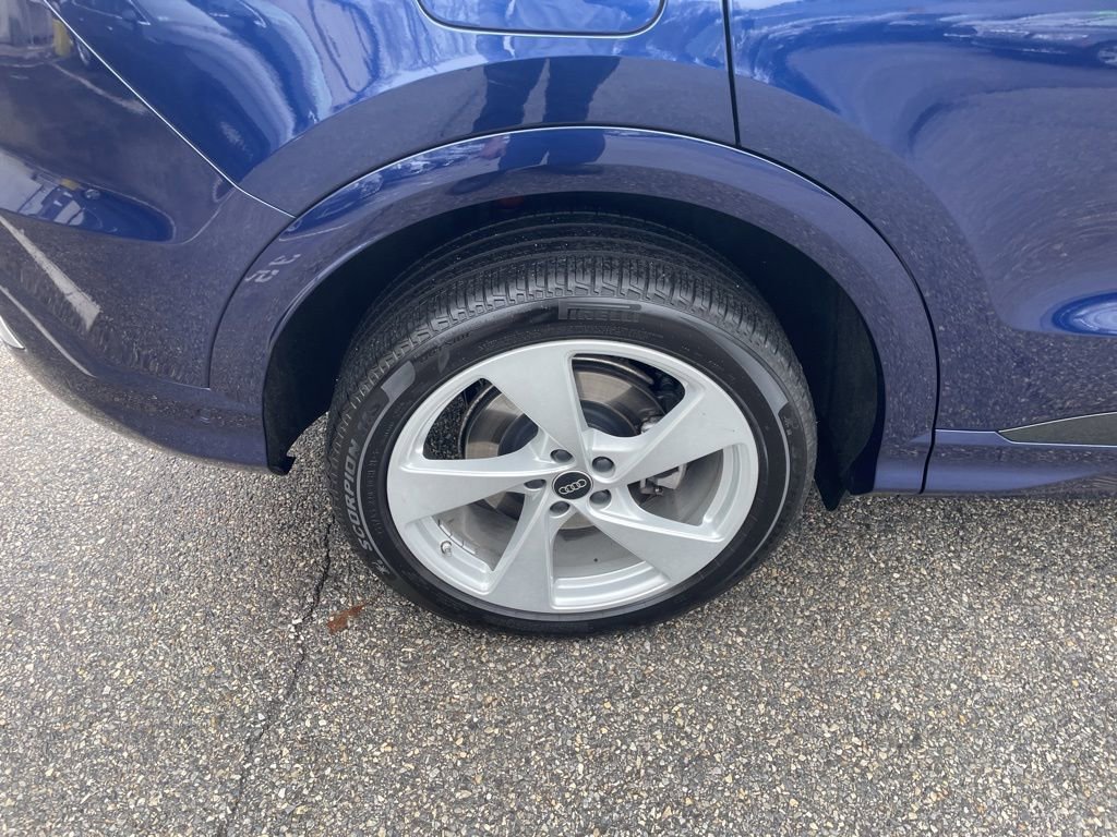 Used 2025 Audi Q5 Premium Plus w/ Premium Plus image 6